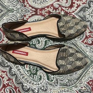Ladies Union Bay slip on flats